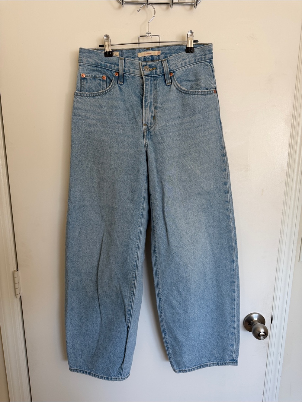 Levi’s XL Balloon Light Blue Wide Leg Women’s Jeans size 24